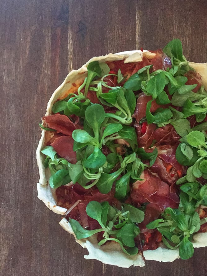 Havermout pizza. Bestaat er ook een gezonde variant op de pizzabodem van bloem, olie en water? Ja natuurlijk wel, met deze havermout pizza bodem kun je helemaal verantwoord genieten van jouw pizza night! Gebruik dit havermout pizza recept als basis voor jouw favoriete pizza! 