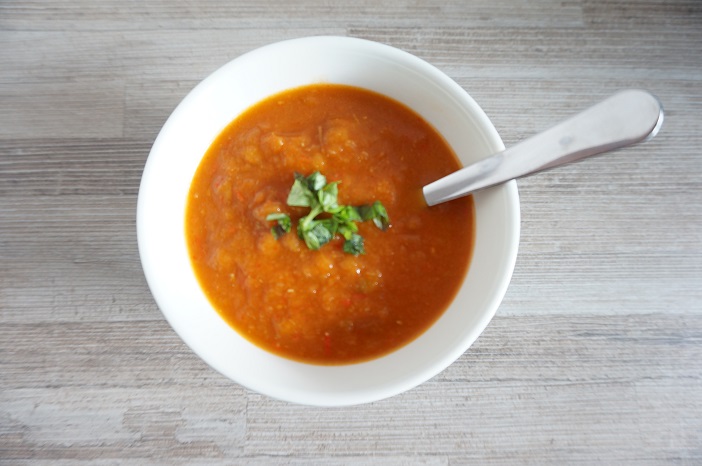 Paprika linzensoep, maaltijdsoep, vegetarische maaltijdsoep, maaltijdsoep recepten, maaltijdsoepen, maaltijdsoep gezond, maaltijdsoep met vlees, maaltijdsoep met aardappel, maaltijdsoep met kip