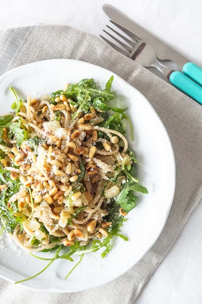 pasta met rucola pesto, makkelijk pasta pesto recept met snelle zelfgemaakte pesto