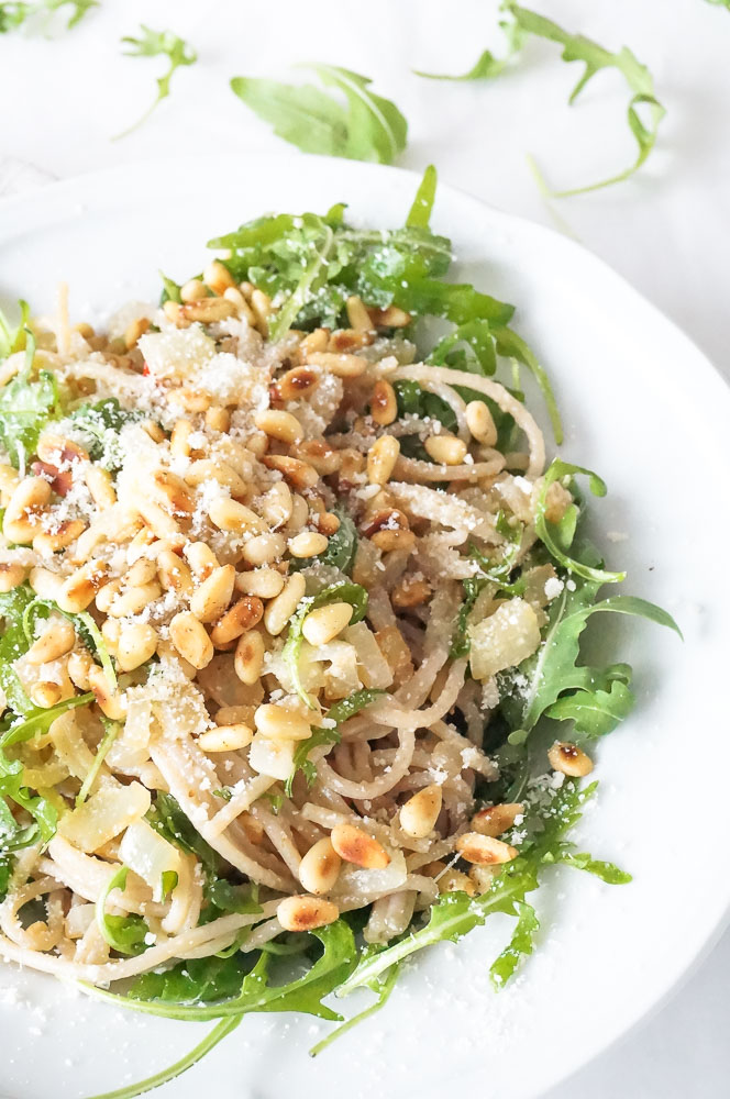 pasta met rucola pesto, makkelijk pasta pesto recept met snelle zelfgemaakte pesto