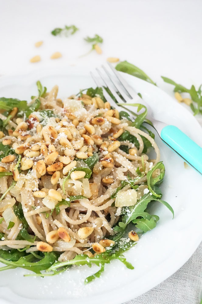 pasta met rucola pesto, makkelijk pasta pesto recept met snelle zelfgemaakte pesto