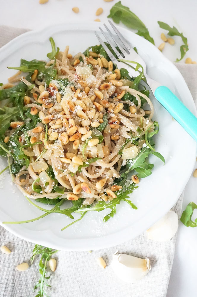 pasta met rucola pesto, makkelijk pasta pesto recept met snelle zelfgemaakte pesto