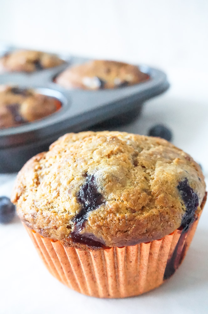 spelt muffins met blauwe bessen, muffins met blauwe bessen, recept, ontbijt, tussendoor, gezonde muffins zonder suiker