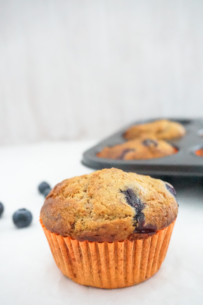 spelt muffins met blauwe bessen, muffins met blauwe bessen, recept, ontbijt, tussendoor, gezonde muffins zonder suiker