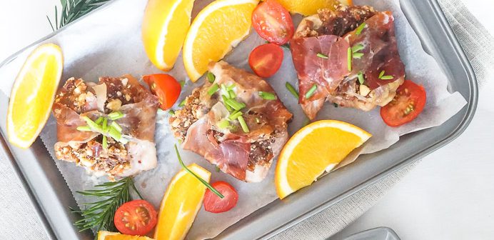 Kip in Parmaham, kipfilet in parmaham, kipfilet in ham met dadels en noten, feestelijk recept