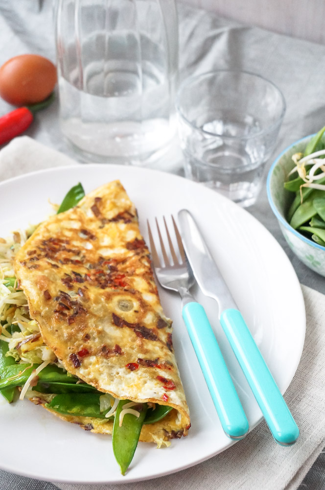 Ei wrap met roerbakgroenten, Oosterse ei wrap, Oosterse omelet, gezond lunch recept