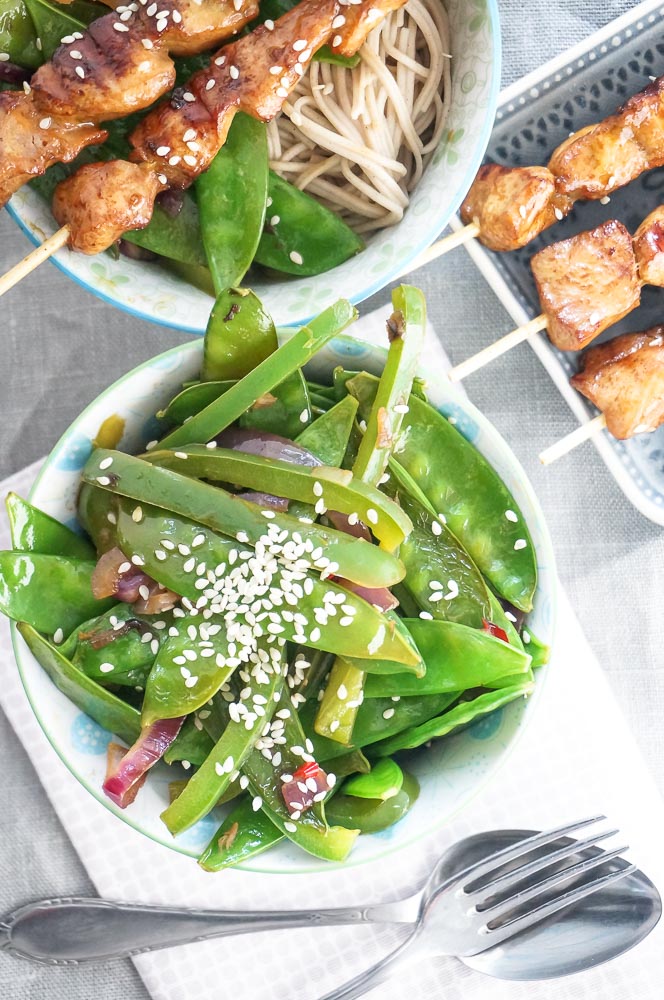 zoetzure peultjes, sugar snaps, peultjes wok recept, recepten met peultjes en kip