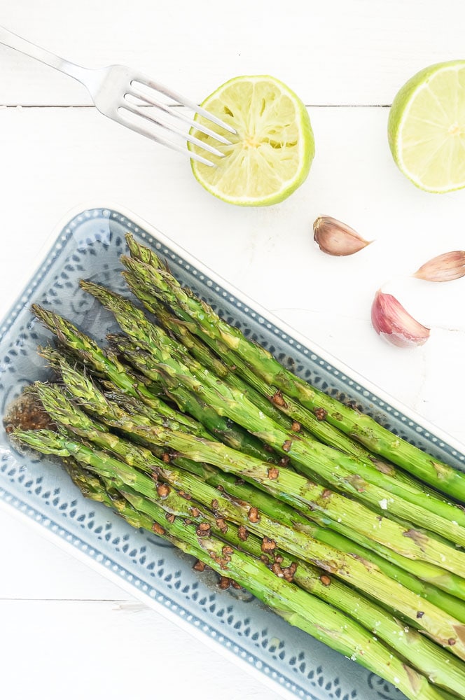 groene asperges met balsamico dressing, geroosterde groene asperges, gegrilde groene asperges, asperges uit de oven