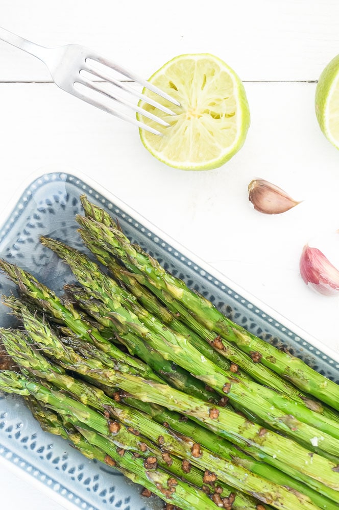 groene asperges met balsamico dressing, geroosterde groene asperges, gegrilde groene asperges, asperges uit de oven