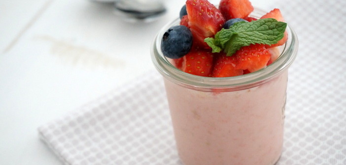 Aardbeienmousse recept, gezonde aardbeien mousse met verse aardbeien en Griekse yoghurt, makkelijk recept