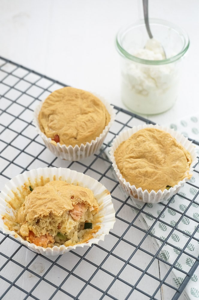 havermout muffins met zalm, hartige muffins met zalm, muffins van havermout,