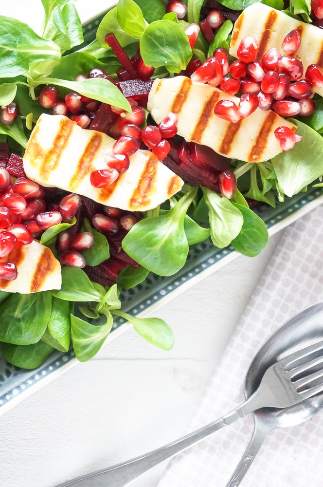 salade met halloumi en granaatappel, 