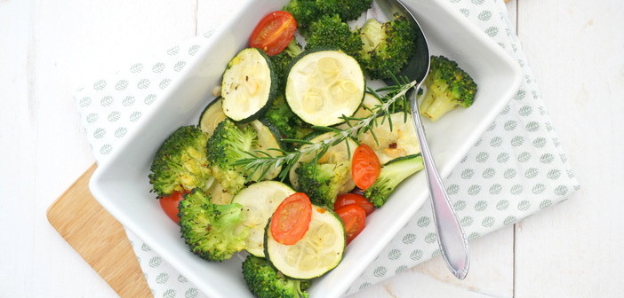 Gegrilde broccoli, broccoli uit de oven, geroosterde broccoli