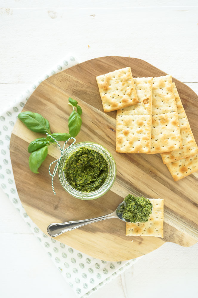 spinazie pesto, spinazie pesto met walnoten, zelf pesto maken, basilicum spinazie pesto recept