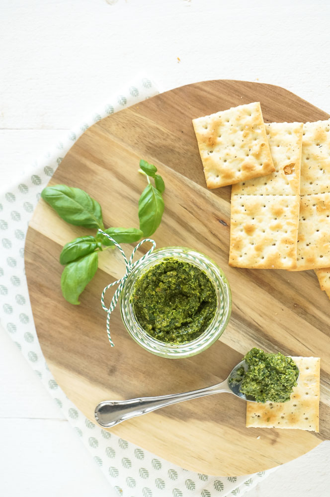 spinazie pesto, spinazie pesto met walnoten, zelf pesto maken, basilicum spinazie pesto recept