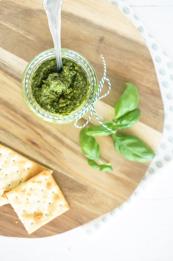 spinazie pesto, spinazie pesto met walnoten, zelf pesto maken, basilicum spinazie pesto recept