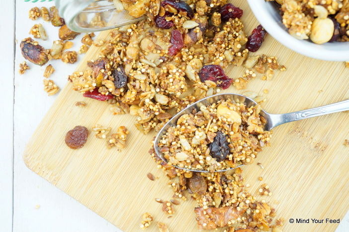 granola van quinoa, granola, granola recept, granola recept gezond, zelf granola maken, granola makkelijk recept, granola met gedroogde cranberries, wat is granola