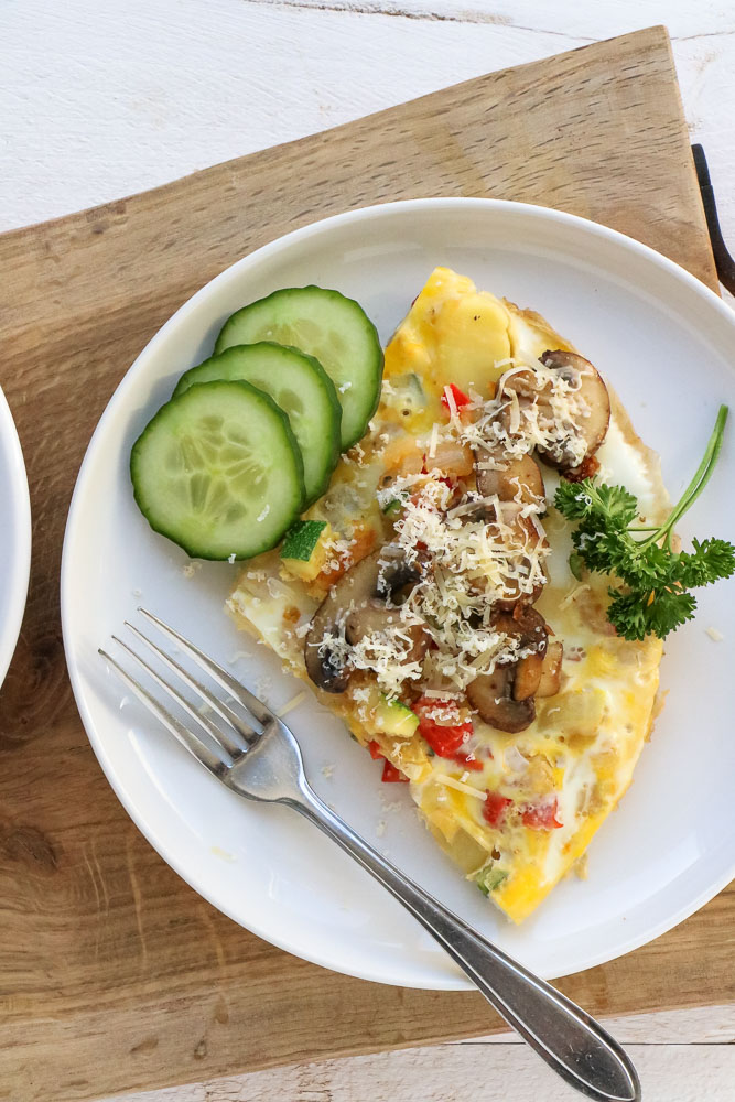 boeren omelet met groenten, omelet met heel veel groenten, makkelijk lunch recept, gezonde omelet 