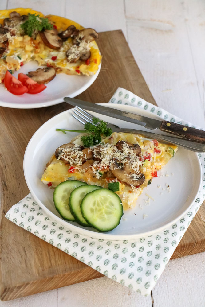 boeren omelet met groenten, omelet met heel veel groenten, makkelijk lunch recept, gezonde omelet 