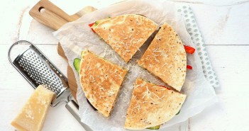 Quesadilla met tonijn en gegrilde groenten quesadilla met tonijn