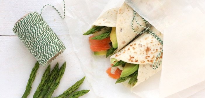 wrap met groene asperges en zalm