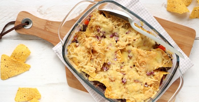 Mexicaanse nacho ovenschotel, ovenschotel met nacho's en mexicaans gehakt