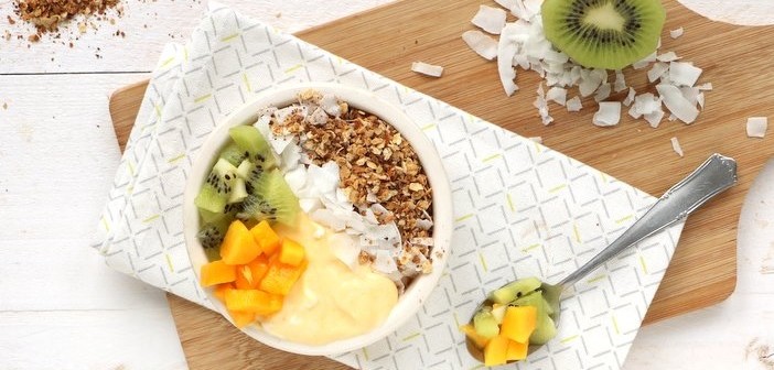 mango smoothie bowl