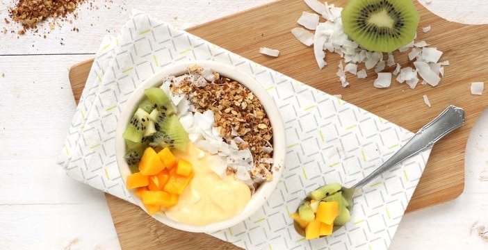 mango smoothie bowl