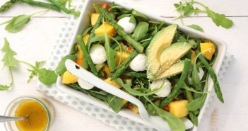 salade met groene asperges