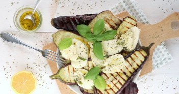 gegrilde aubergine met mozzarella