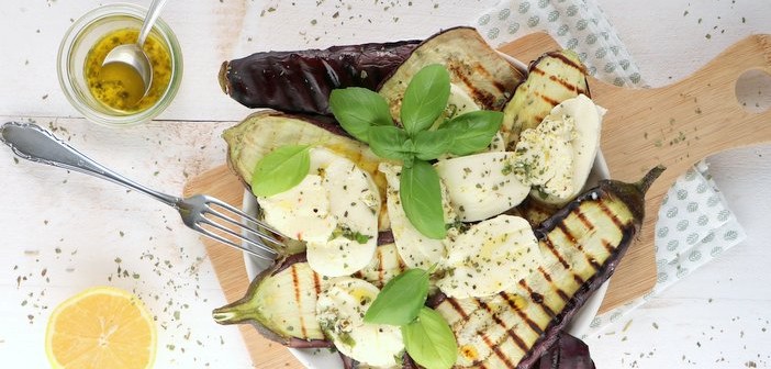 gegrilde aubergine met mozzarella