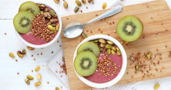 geroosterde boekweit, frambozen smoothie bowl, ontbijt smoothie bowl