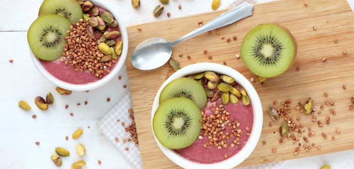 geroosterde boekweit, frambozen smoothie bowl, ontbijt smoothie bowl