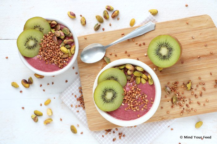 geroosterde boekweit, frambozen smoothie bowl, ontbijt smoothie bowl