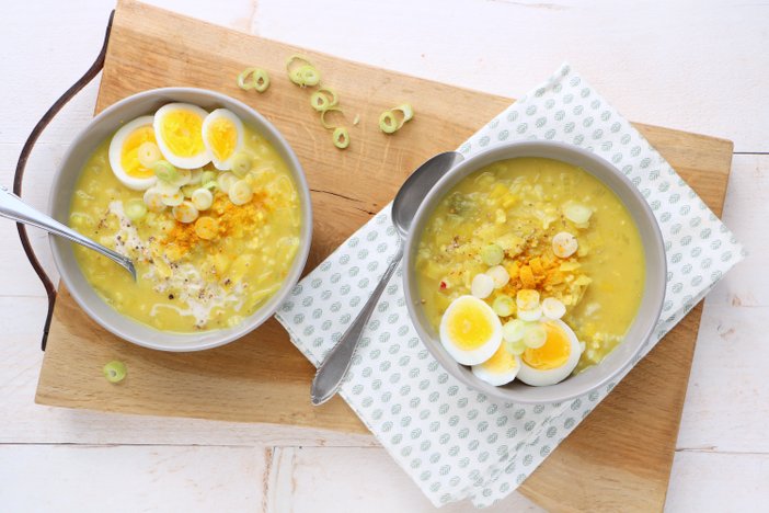 kerriesoep met rijst en ei,  maaltijdsoep, vegetarische maaltijdsoep, maaltijdsoep recepten, maaltijdsoepen, maaltijdsoep gezond, maaltijdsoep met vlees, maaltijdsoep met aardappel, maaltijdsoep met kip