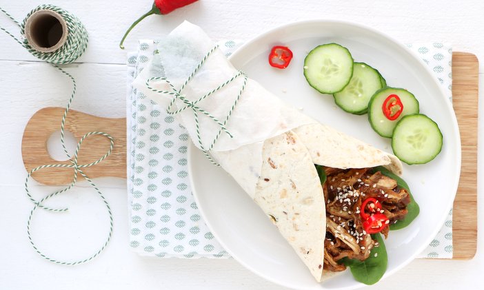 Indonesische pulled chicken, wrap met pulled chicken, wrap met kip, pittige kip, kip ketjap