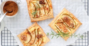 hartig taartje met brie peer en speculaas