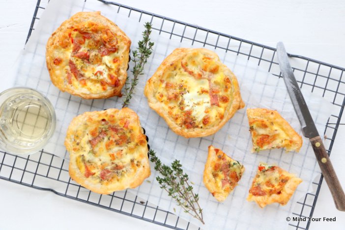 mini pizza quiche, Italiaanse hapjes, borrelhapjes, borrelplank