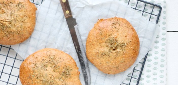 havermoutbroodjes, zachte broodjes van havermout en yoghurt, glutenvrij brood