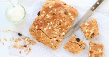 havermout yoghurt cake met muesli