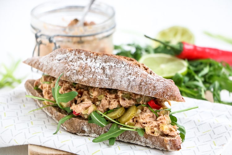 pittige tonijnsalade, tonijnsalade recept, zelf tonijnsalade maken met tonijn uit blik