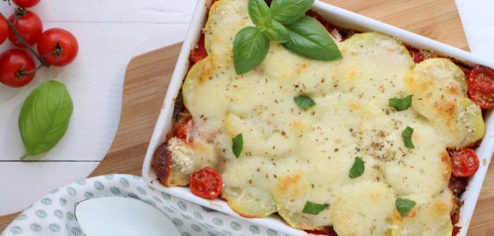 aardappellasagne met worst en mozzarella