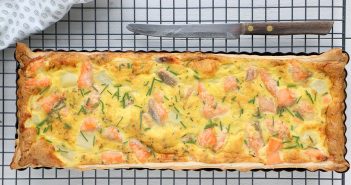 quiche met witte asperges en zalm