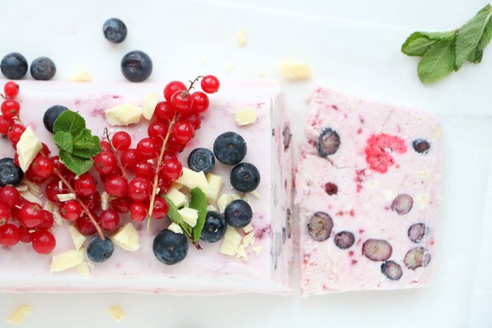 semifreddo met blauwe bessen