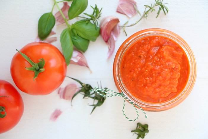 omdraaien band Voorkomen Tomatensaus van verse tomaten (basis pastasaus) - Mind Your Feed