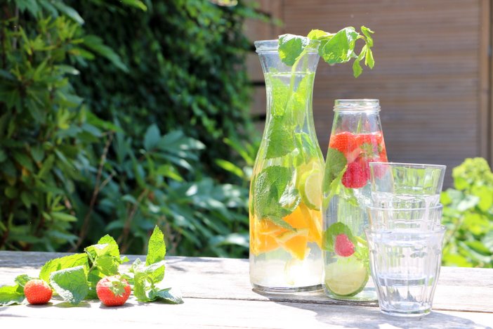 Noodlottig Dek de tafel struik Fruitwater maken: 5 heerlijke combinaties - Mind Your Feed