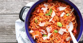 spaghetti bolognese, makkelijk recept Italiaanse spaghetti bolognese, eenpans recept, makkelijke maaltijd