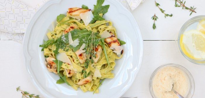 pasta pesto met gegrilde kip. Kip recepten met pasta