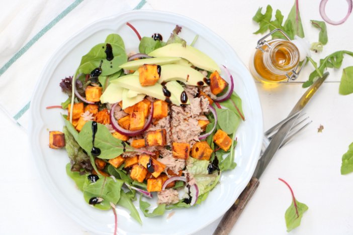 salade met zoete aardappel en tonijn