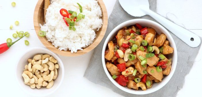 kip siam. Thaise kip siam met rijst. Wereldgerecht met kip. makkelijke recepten met kip